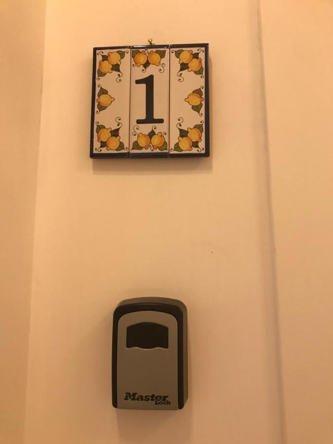Bed and Breakfast agorà singola con bagno privato adiacente à Naples Extérieur photo