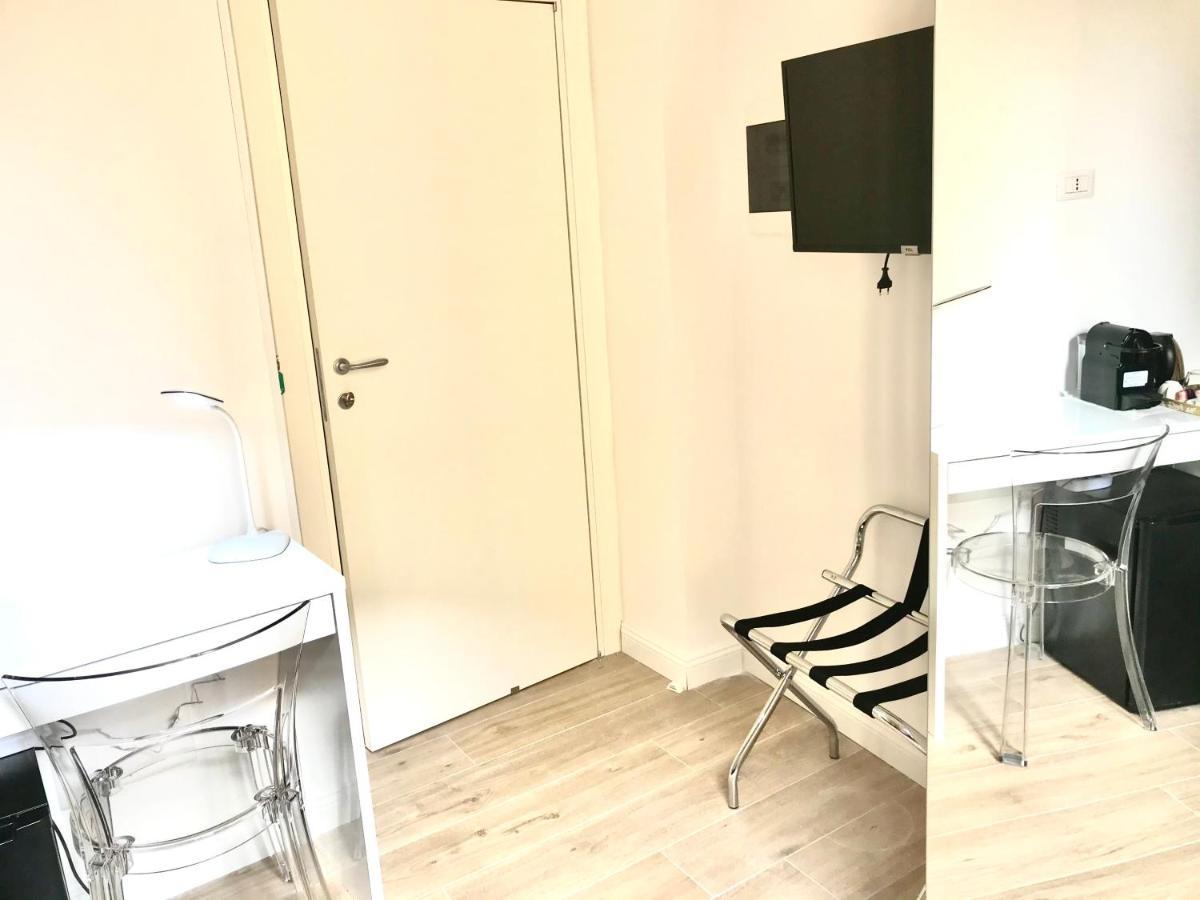 Bed and Breakfast agorà singola con bagno privato adiacente à Naples Extérieur photo