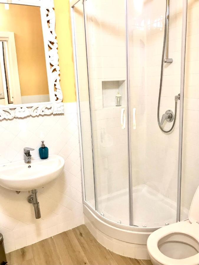 Bed and Breakfast agorà singola con bagno privato adiacente à Naples Extérieur photo