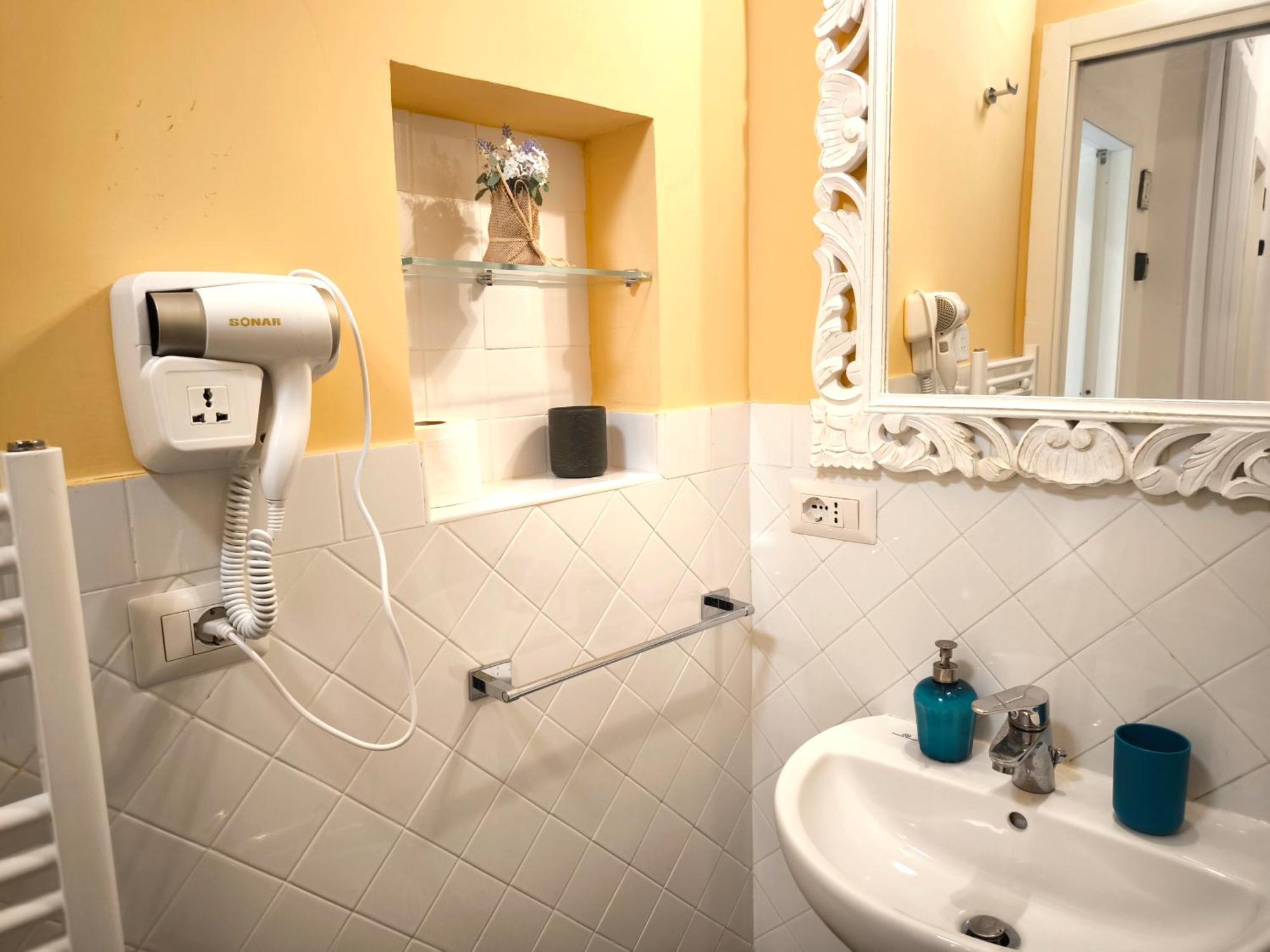 Bed and Breakfast agorà singola con bagno privato adiacente à Naples Extérieur photo