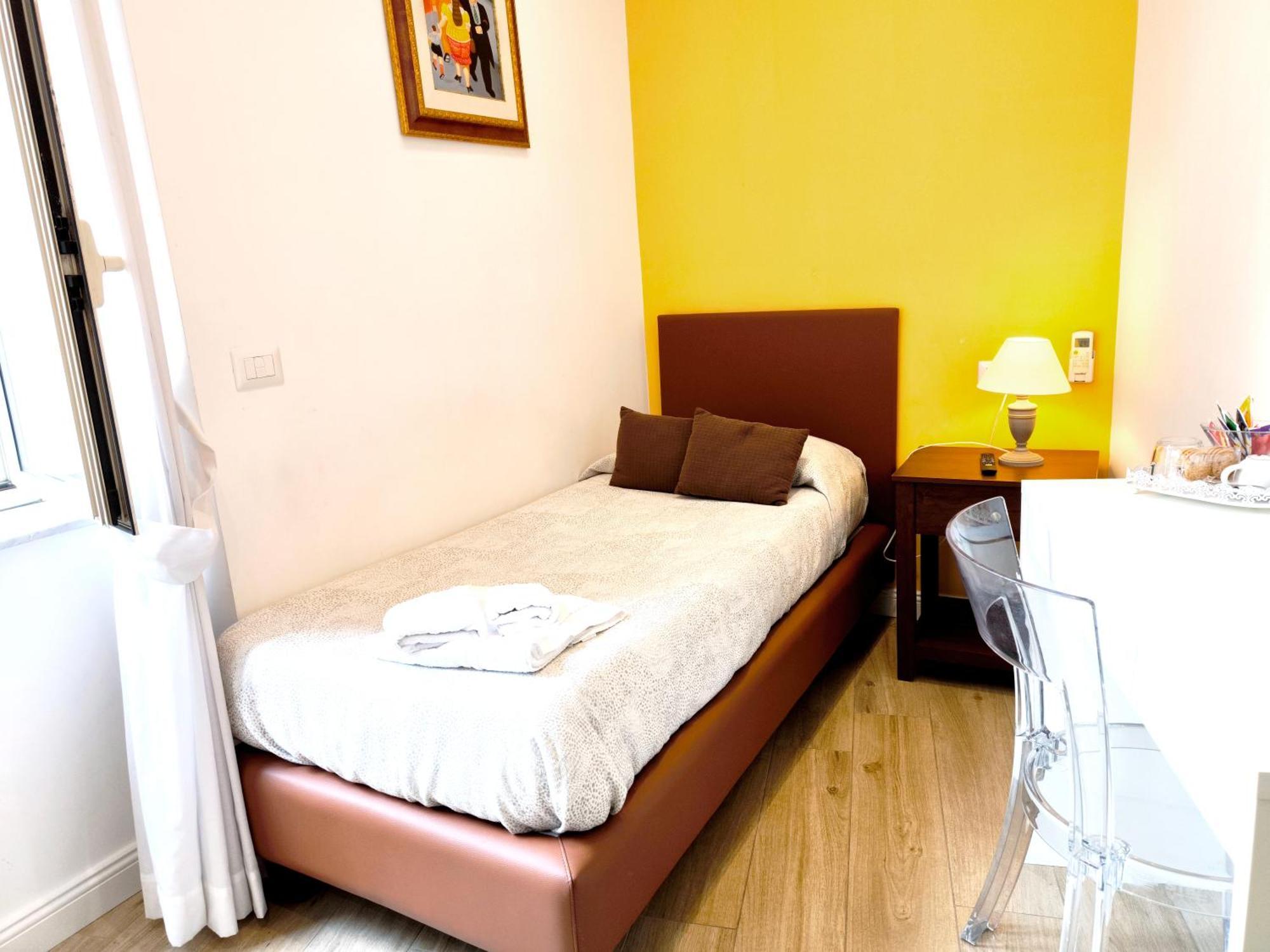 Bed and Breakfast agorà singola con bagno privato adiacente à Naples Extérieur photo